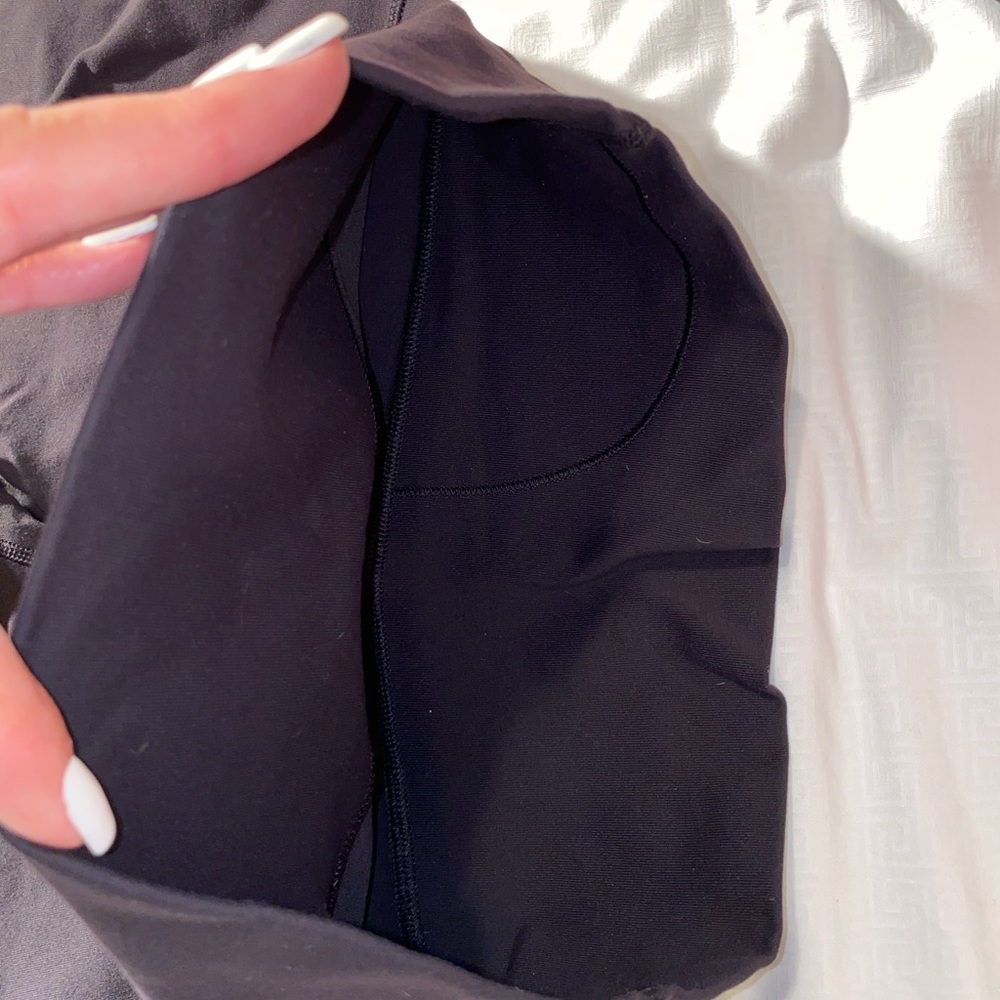 Lululemon Wunder Under Tech Mesh. Sz 6 - Picture 7 of 8